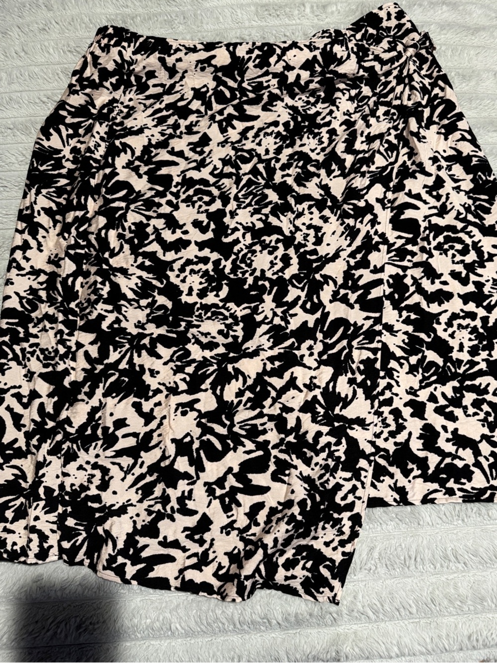 Ava & Viv Black and Light Pink Floral Wrap Skirt